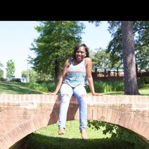 Meet your Posher, Maya